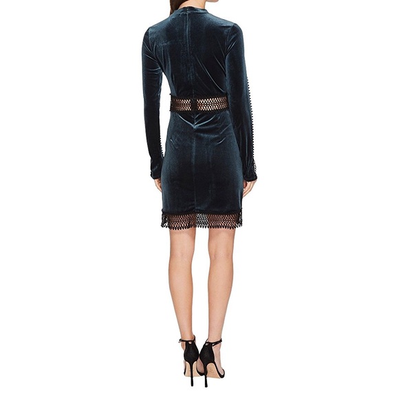 🖤Romeo & Juliet emerald velvet dress. - Picture 3 of 6